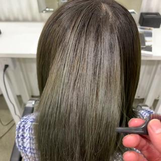afterです
優しくじっくり反応させ、カラーも落ち着いたオリーブグレージュに 