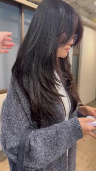 ロング 💫カットはなんでも 得意です✂️のヘアスタイル