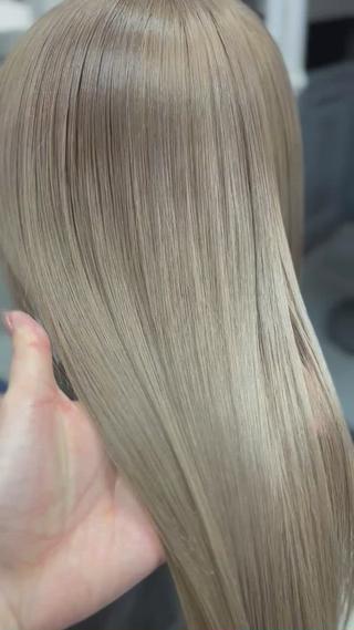 セミロング カラー ハイトーン&髪質改善 &韓国エクステ🤎のヘアスタイル