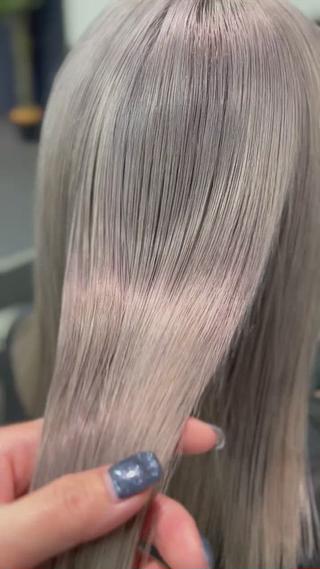 ミディアム カラー ハイトーン&髪質改善 &韓国エクステ🤎のヘアスタイル