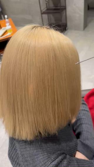 ミディアム arika オケシ　リョウダイのヘアスタイル