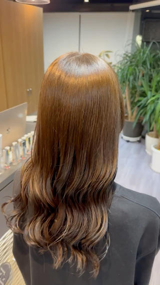 セミロング カラー arika オケシ　リョウダイのヘアスタイル