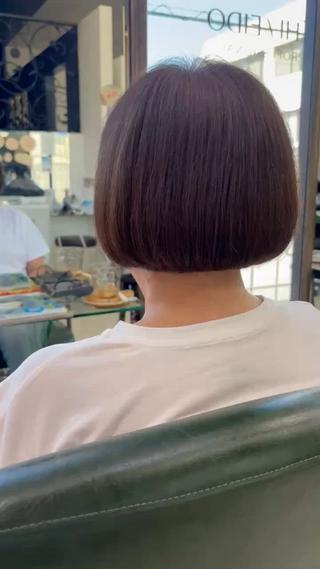 ギリギリまで短いボブがご希望のお客様
ボリュームを抑えながらまとまるボブ。
頭を動かしても、風が吹いても綺麗なボブを切るのが得意です！ 