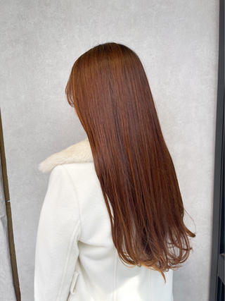 優しい薬で癖を伸ばし艶のあるサラサラ髪に髪質改善しました。 