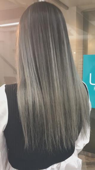 王道の外国人風バレイヤージュStyleです

かなりお得な料金です

期間限定です

一度お待ちしてます^ ^ 