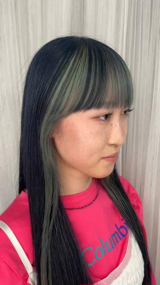 ロング カラー 手塚 由佳のヘアスタイル