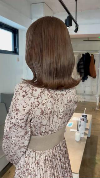 セミロング カラー 暖色カラー🍒 ケアブリーチ/akiのヘアスタイル