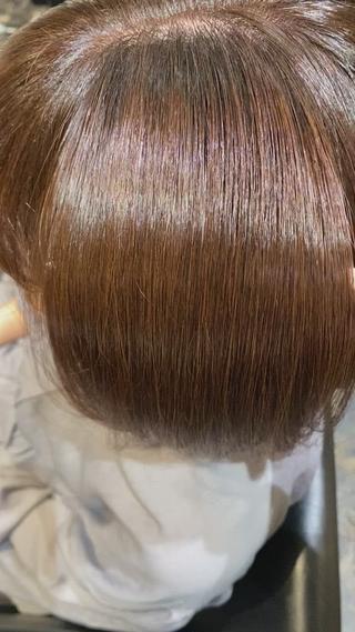 弱酸性の縮毛矯正なら自然な艶が出て、手触りも良くなります 