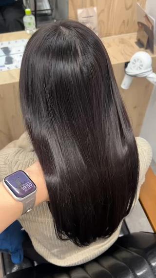 髪質改善トリートメントをすることのメリットとして、栄養成分がたっぷり入ってるカラー剤でカラーをしているため、ダメージをしっかり抑えられるのでダメージを気にせずカラーができます！️️

明るいカラーしたいけどダメージが気になる、、という方でもぜひ体験してみてください！️ 