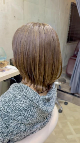 レイヤーボブと細かめハイライトの脱白髪染め
パラパラと白髪が気になって来ている方にオススメのスタイル︎ 