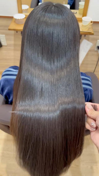 ️縮毛矯正️
履歴 縮毛矯正
髪質 細毛、癖普通
持ち 半永久

汗かいた時に前髪や半年分の伸びた癖が気になるのととダメージが気になるとの事だったので伸びた分を縮毛矯正をかけさせて頂いて内部補修トリートメントをしてダメージ補修をして綺麗に仕上げました️

気になった方はハートを押してご来店の時にご提示ください

l like salon 個室サロン
南流山駅 徒歩1分 武蔵野線/つくばエクスプレス線

インスタ→@a_beauty0917
Threads→@a_beauty0917
X→@a_beauty0917
TikTok→@a_beauty0917 