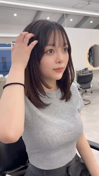 流行りのミディアムレイヤーカット

結べる長さでレイヤーを入れてあります 