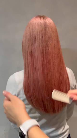 内部まで補修して、サラサラの艶髪に！！！

ブリーチやカラー、日々のアイロンによるダメージの蓄積を、栄養を与えて補修しませんか！ 