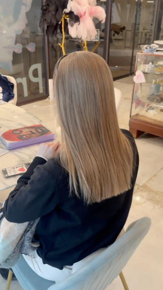 カラー RiA/髪質改善/ レイヤーカットのヘアスタイル