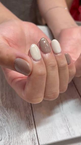 ワンカラー
※別のカラーをご希望の場合は、1本ごとに追加料金が発生いたします。
施術前に必ずご案内いたしますのでご安心ください。