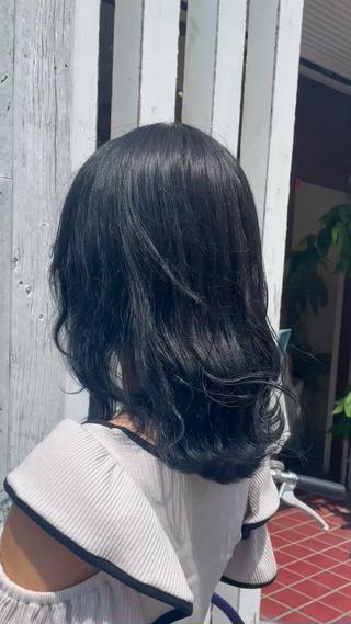 セミロング 《髪質改善 UN BLEACH》のヘアスタイル