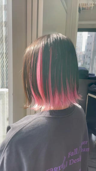 インナーピンク
ブリーチをお悩みの方へ
・髪へのダメージが怖い
・思い通りになった事がない
・現状が黒染め、暗染めでムラが激しい
・オシャレな髪を楽しみたい
ぜひ僕に一度お任せ下さい!
ブリーチの濃度や置き時間の管理で
ダメージを最小限に減らします!
経験値から織りなす
ブリーチワーク、カラーテクニックで
今まで体験したことのないデザインを
提供いたします!
黒染めや暗染めからはハイトーンへ
ご予算に合わせてさせて頂きます!
デザインの効いたヘアや、高彩度なカラー、ホワイトベージュ、ミルクティーベージュなんでもご相談下さい!
現状の髪から希望色までご予算とダメージによってクーポンメニューでできない場合がございますのでご了承下さい。
【Carpe Diem カーペディエム】
大阪府大阪市島之内1-19-11 2階3階
TEL 06-6258-8033
#安田和洋#ハイライト#ハイライトカラー#外国人風#バレイヤージュカラー#ショート#ボブ#エアタッチ#アリシアスタン#グレージュ#ヘアカラー#ヘアアレンジ#アッシュベージュ#バレイヤージュ#highlight#アッシュ#ボブ#グラデーションカラー#ミルクティーカラー#ミルクティーベージュ#外国人風カラー#メッシュカラー#ロンハーマン#メッシュ#西海岸