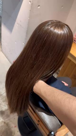 ロング カラー 透明感カラーハイライ トモデル募集大浦偉央のヘアスタイル