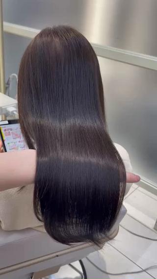 セミロング 𝐑𝐞𝐨/透明感 𝐜𝐨𝐥𝐨𝐫のヘアスタイル