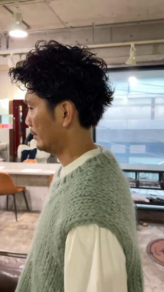 ショート パーマ メンズ 高比良 剛のヘアスタイル