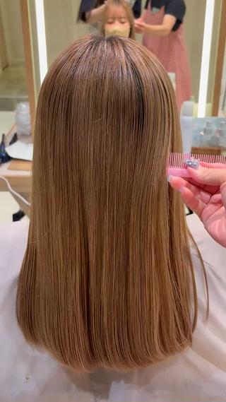 セミロング レイヤー/ベージュ/ Yurika🐝🌹のヘアスタイル