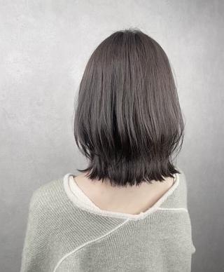 ミディアム _White所属・ＳＨＩ ＺＵのヘアスタイル