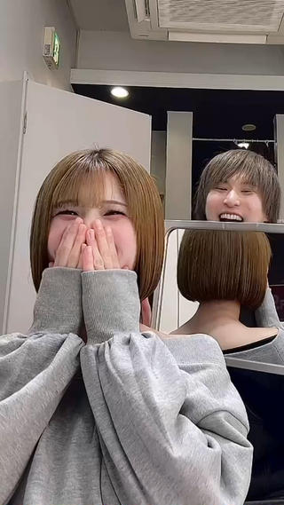 乾かすだけで形が決まりやすいように、量感や質感を細かく調整しています。
顔まわりのフィット感や首元の抜け感など、ひとりひとりに似合わせたバランスでカットしているので、初めてボブに挑戦する方でも扱いやすい仕上がりになっています◎

スタイリングが苦手な方や、毎日のセットを少しでも楽にしたい方にもおすすめの長さです！
ボブはシルエット次第で雰囲気が大きく変わるので、「こういう感じにしたい」「似合う形が分からない」など、どんなお悩みでもお気軽にご相談ください♪

あなたに合ったデザインをご提案しますので、ぜひ一度お任せください。
ご予約・ご相談もお待ちしております！』
 