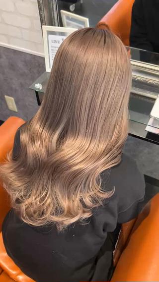 ロング 💛ブリーチで叶える 💛垢抜けカラー🌈のヘアスタイル