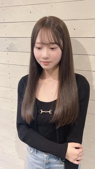 ロング 💛ブリーチで叶える 💛垢抜けカラー🌈のヘアスタイル