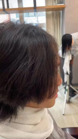 【縮毛矯正】
髪のうねりや膨らみが気になる、自然なけ流れにしたい方ぜひご連絡ください！
ブリーチした部分がある場合はご案内出来ませんのでご了承ください！ 