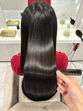 ウルトワトリートメントで艶髪をつくります!
デメリットの少ない安全な髪質改善トリートメントを使いあなた史上最高の艶髪をつくらせてください!
皆様になるべく同じ品質のご提供をさせていただく為に毛先のダメージ状態によっては今の髪の状態に必要なトリートメント(¥2000~¥5000)の追加のご提案をさせていただく場合がございます。ご理解のほどよろしくお願いいたします。