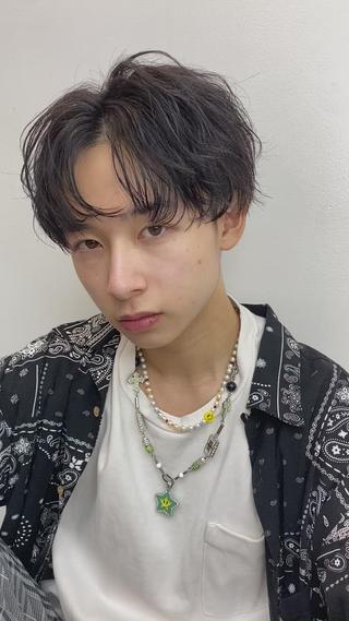 センターパートに緩めスパイラル！ 