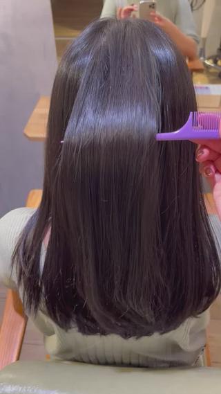 縮毛矯正ほどではないけど
・広がりパサつきを抑えたい
・毎日アイロンをするのがめんどくさい
という方とってもおすすめです◎！

一度ぜひ体験していただきたい
髪質改善トリートメントです
（カラーなどのメニューと併用可能です）

お気軽にお問い合わせください 