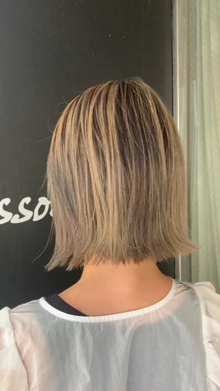 バレイヤージュ


保存してカウンセリングの時に見せていただけるとスムーズです。

クーポンが分からない、メニューが決まってない等ありましたら、
カウンセリング後に1番お得なクーポンでご案内します！


Instagramアカウント→@fuji_blossom_hair


#ひばりヶ丘美容室#ひばりヶ丘美容院#イヤリングカラー#インナーカラー#デザインカラー#ハイライトカラー#バレイヤージュ#デザインカラー#グレージュ＃ハイライト#髪質改善#グラデーションカラー#バレイヤージュ#ブリーチカラー 