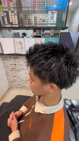 メンズ 近江 直毅のヘアスタイル