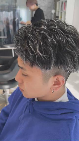 カラー パーマ メンズ 近江 直毅のヘアスタイル