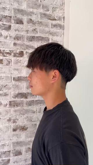 ショート パーマ メンズ 近江 直毅のヘアスタイル