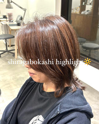 ミディアム カラー 小木曽 里華のヘアスタイル