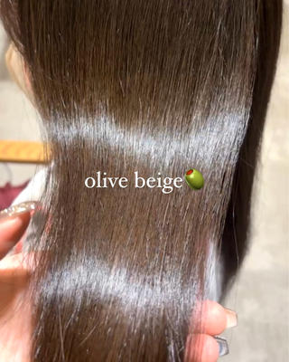 ロング カラー 小木曽 里華のヘアスタイル