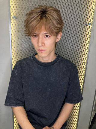 ショート カラー メンズ センターパート メンズカット町田佑人のヘアスタイル