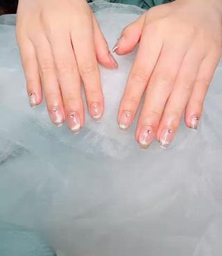 ネイル pink ladyサロン所属・べ にのネイルデザイン