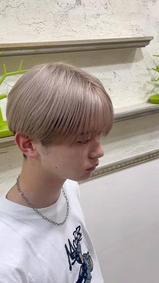 カラー 西村 遼馬のヘアスタイル