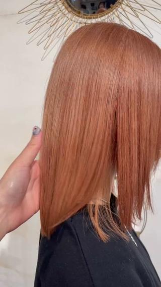 カラー 森口 華奈のヘアスタイル