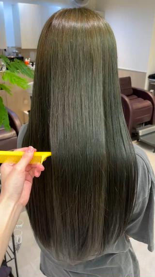 ロング omocha umiのヘアスタイル