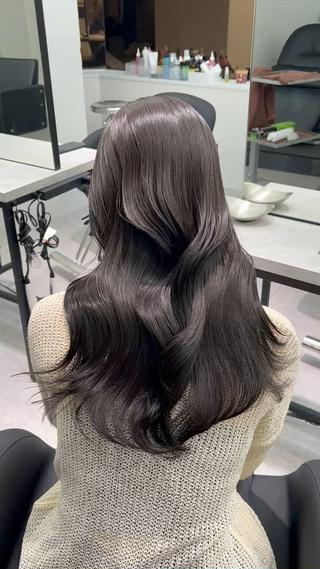 ロング カラー 名古屋栄♡PELE 上品な透明感ベージュのヘアスタイル