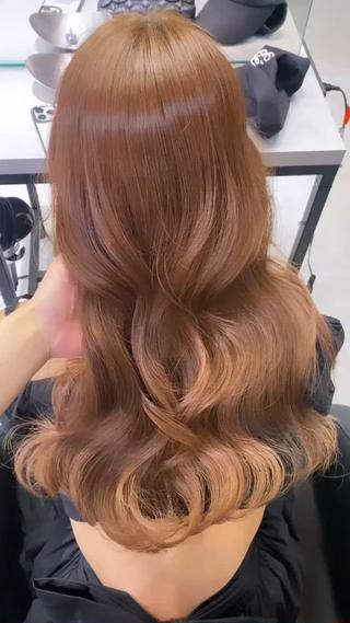 ロング カラー 名古屋栄♡PELE 上品な透明感ベージュのヘアスタイル