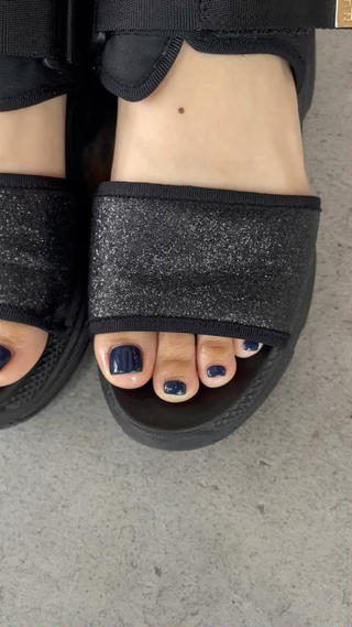 紺色のネイル♡
大人可愛いカラーです 
