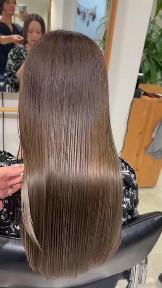 ミディアム カラー hoNua. 栄/透明感カラーのヘアスタイル