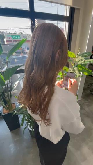 ロング カラー LITA hair所属・鄭 弘志のヘアスタイル