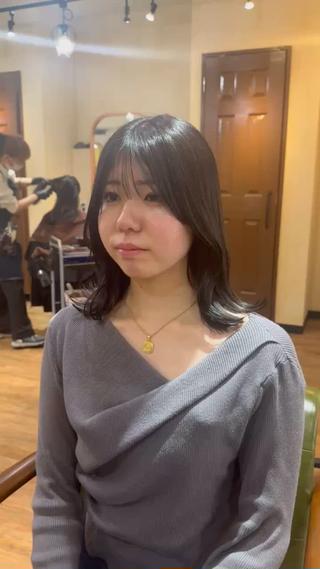 セミロング オーストヘアージジ所属・TAI透明カラー 柔らかい縮毛矯正のヘアスタイル